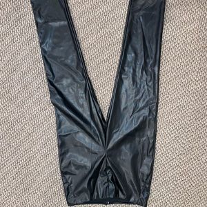 🌸NEVER WORN. PU leather leggings